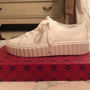 BRAND NEW Tory Burch Scallop Sneaker